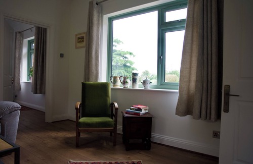 Berkhamsted Cottage | Tring Grange Cottage - Sleeps 2 - Onsite Parking