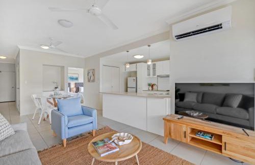 Trinity Beach Apartment | Trinity Beach Retreat with Pool and Scenic Views
