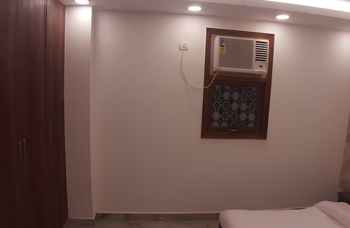 New Delhi Hotel | TRIOM HOTEL