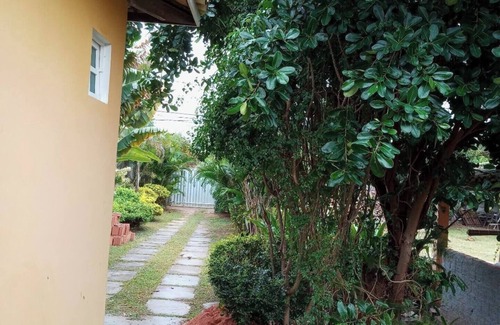 Buraquinho Ski Chalet | Triple Room 700m from the beach 10 minutes from Salvador Airport