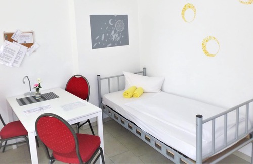 Mitte Apartment | Triple room-Comfort-Shared Bathroom-Zi 18