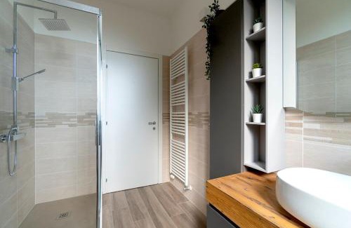 Castel San Pietro Terme Apartment | Triple room in Frassino Apartment