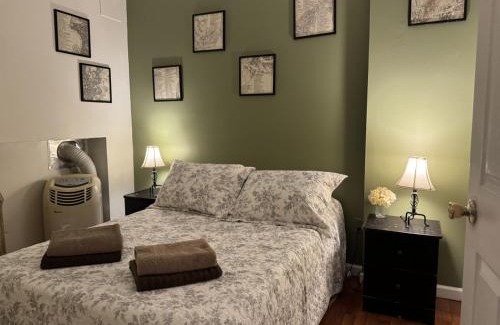 Union City Apartment | Triple See NY Now - Sleeps 41 -15 Mins to NYC