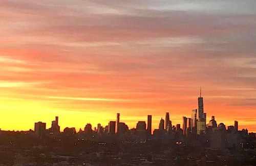 Union City Apartment | Triple See NY Now - Sleeps 41 -15 Mins to NYC
