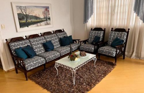Capao da Imbuia House | Triplex 5 min do Jardim Botânico