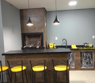 Picarras House | TRIPLEX COM SALÃO DE FESTAS À 1.3 KM DA PRAIA