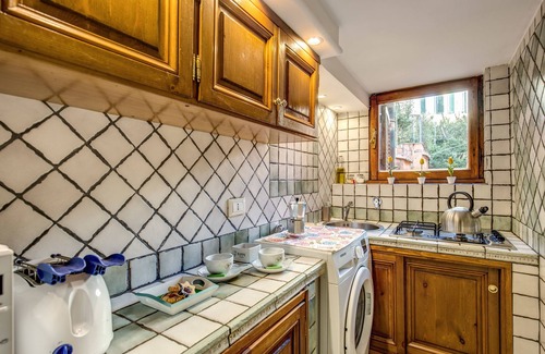 Rione III Colonna House | Tritone Top House