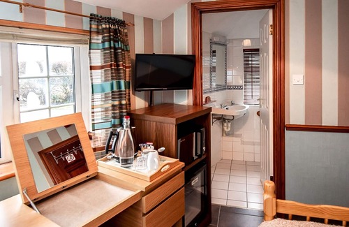 Crawley House | Trivelles Waterhall Country Hotel - Gatwick