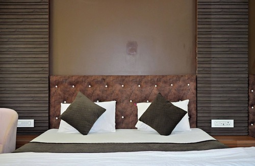 Barsana Hotel | Triveni Gest House