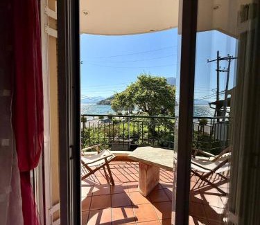 Dorida Apartment | Trizonia View Beach House - Glyfada Village by MPS
