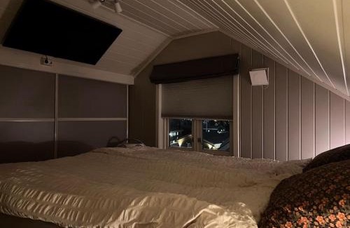 Tromsdalen House | Tromsø’s best location? City & Nature 5 mins away.
