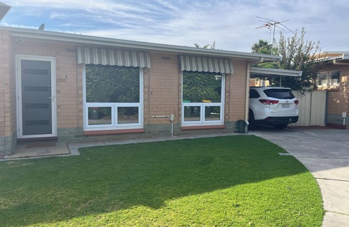 Glenelg North House | TrooBloo Unit by The Pat in Glenelg North