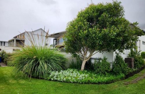 Voelklip House | Troon Beach Cottage Hermanus