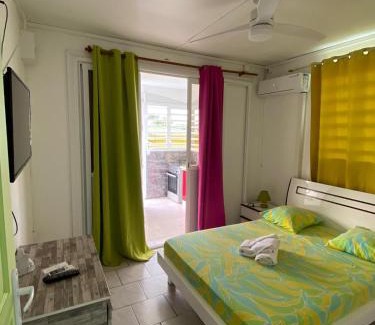 Port-Louis House | Tropic Arth Paradise
