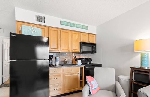 Madeira Beach Condo | Tropic Breezes #4