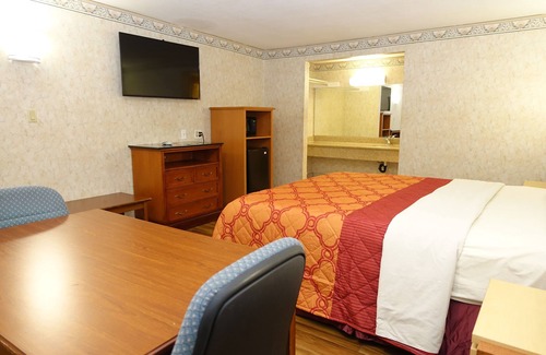 Garden Grove Hotel | Tropic Lodge