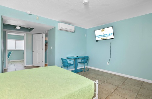 Palm Isles Resort | Tropical 2 Bedroom Suite at Fort Myers Beach