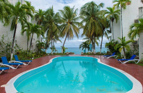 Tower Isle Apartment | Tropical Beach Suite