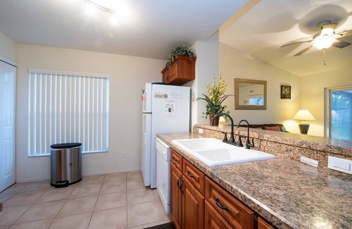 Indian Point House | Tropical Breeze House 3 Bedroom