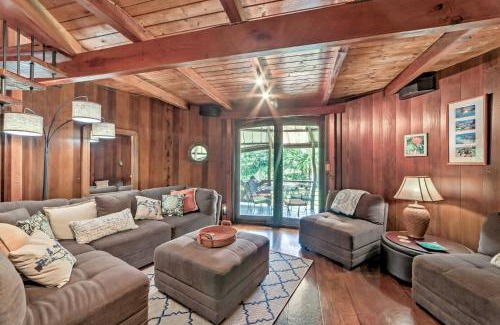 Keaau House | Tropical Cabana with Deck, Hot Tub and Lush Scenery!