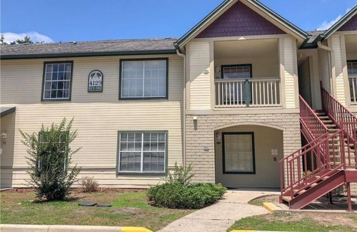 Historic Downtown Kissimmee Apartment | Tropical Enchanted Oaks Villa