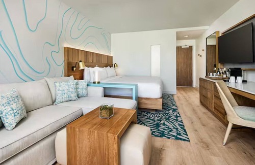 Marathon Hotel | Tropical Escape with Pool Access, Sunset Views, and Nearby Beach Adventures!