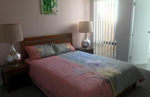 Mandurah House | Tropical Flower
