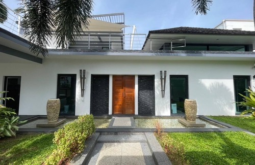 Choeng Thale Villa | Tropical Haven 4 Bedroom Pool Villa