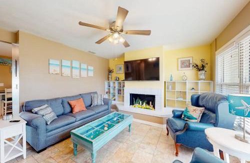 Bayshore Gardens House | Tropical Haven Retreat 4 Beds 3 Baths Ultimate Family Vacation