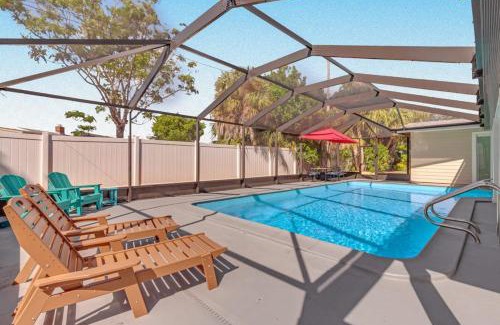 Bayshore Gardens House | Tropical Haven Retreat 4 Beds 3 Baths Ultimate Family Vacation