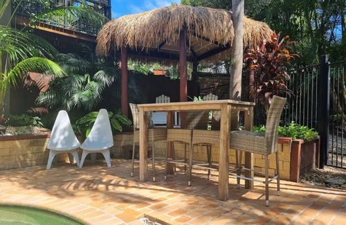 Carrara House | Tropical Hideaway Perfect for a Family- Pet OK