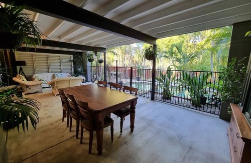 Carrara House | Tropical Hideaway Perfect for a Family- Pet OK