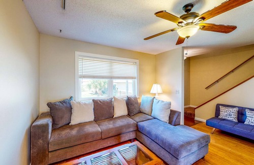 Callaway House | Tropical Home Near the Water - Recent Renovations