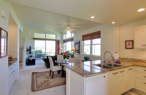 Kahaluu Bay Apartment | Tropical Kona Resort Townhome: Patio + Ocean Views
