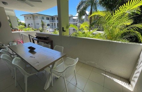 North Ward Apartment | Tropical Luxe Apartment
