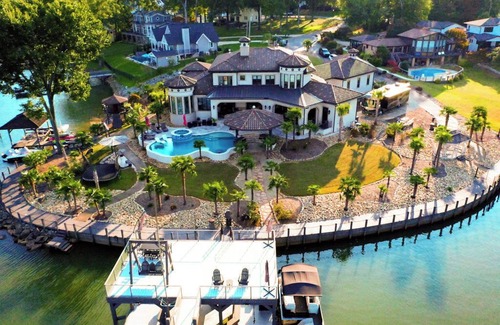 Cornelius House | Tropical Luxury on Lake Norman! 6BR, 8BA, Private Pool, Swim Up Bar & 2 Docks.