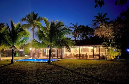 Palmetto Bay House | Tropical Miami Waterfront