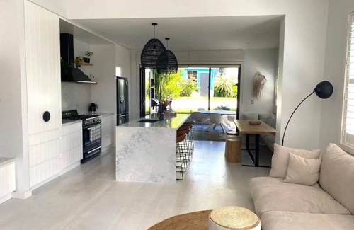 Bronte Apartment | Tropical Oasis in Bronte Beach