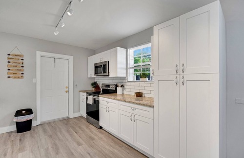 Central Oakland Park House | Tropical Oasis Retreat In Oakland Park, Fl 3 Bedroom Home by RedAwning