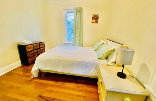 Irvington House | Tropical Oasis - Room 3