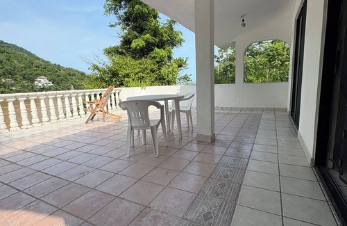 Boca de Tomatlan House | Tropical ocean front house in peaceful Boca de Tomatlan
