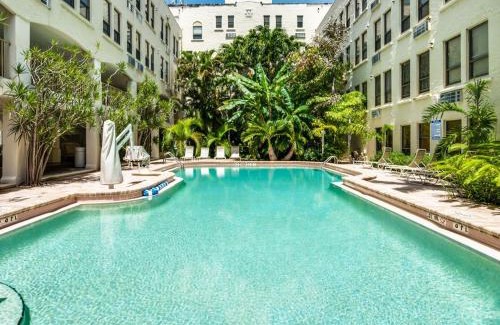 Palm Beach - West Palm Beach Apartment | TROPICAL Palm Beach WIFI 2BEDROOM 2BATHROOM OutdoorPOOL Beach Garden