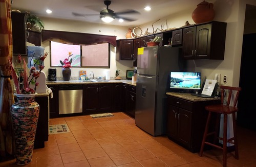 Barrio Los Faroles Villa | Tropical Paradise 3 Bed. Villa w/Beachfront Pool ☀️