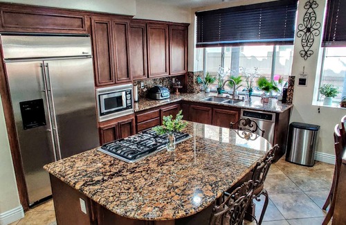 Mission Viejo House | Tropical Paradise 4 Bedroom Home sleeps 10