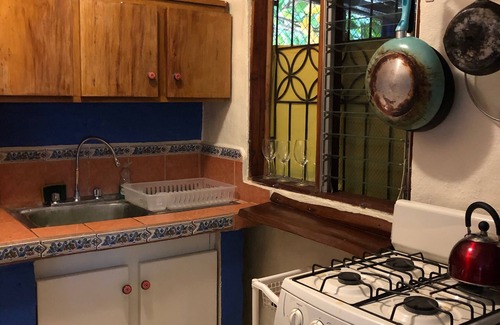 Samara House | Tropical Patio & Garden, Walk to Samara Beachn