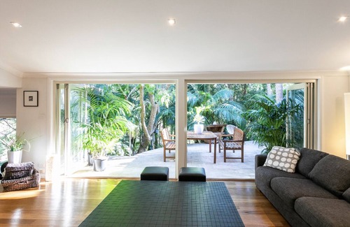 Newport House | Tropical Pittwater Getaway