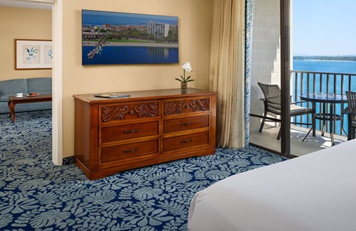 Crown Point Hotel | Tropical Room w/Bay Views, Pvt Beach and Outdoor Pool – Perfect for Families