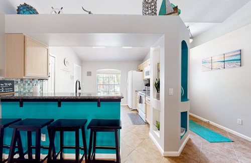 Lakewood Park House | Tropical, secluded oasis with private pool, spa & entertainment lanai