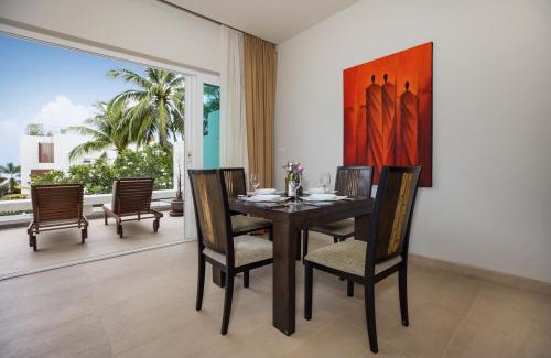 Ban Saiyuan Apartment | Tropical Serenity - Elegant 1 Bedroom with Pool