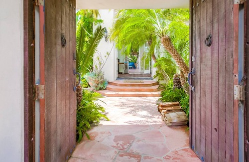 Muirlands Villa | Tropical Spendor bathe your senses at this grand and delightful retreat!